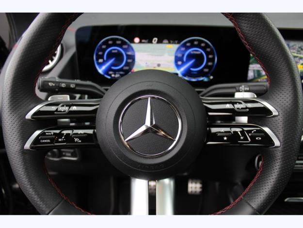 MERCEDES-BENZ EQA 250+ AMG Line  