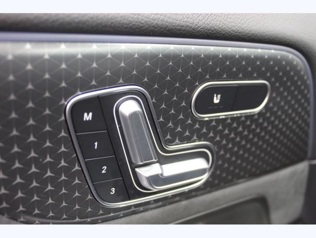 MERCEDES-BENZ EQA 250+ AMG Line  