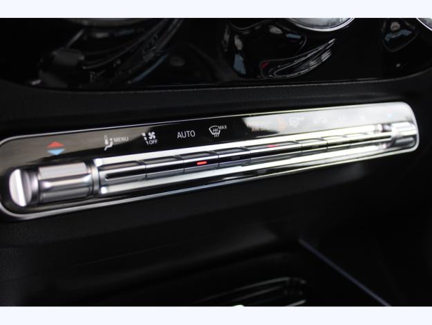 MERCEDES-BENZ EQA 250+ AMG Line  
