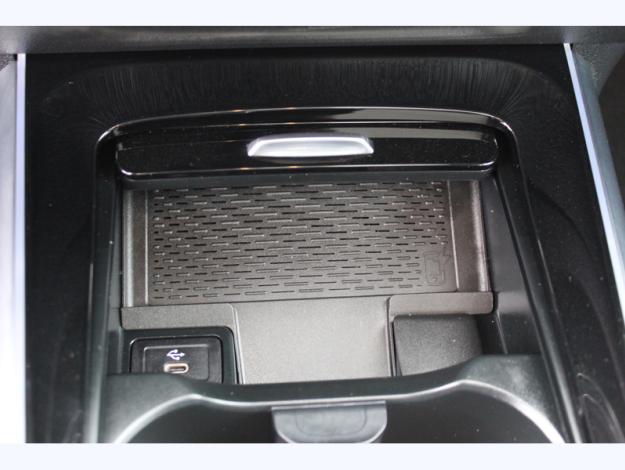 MERCEDES-BENZ EQA 250+ AMG Line  