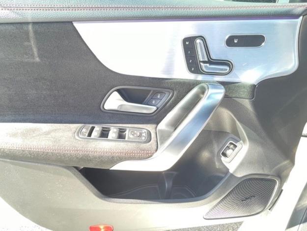 MERCEDES-BENZ CLA Shooting Brake CLA 180 d Shooting Brake AMG Line  CLA 180 d Shooting Brake AMG Line