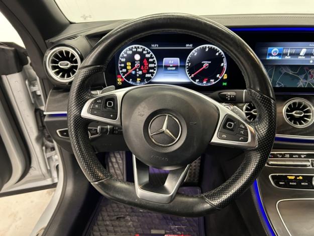 MERCEDES-BENZ Classe E 220d Cabriolet AMG line  