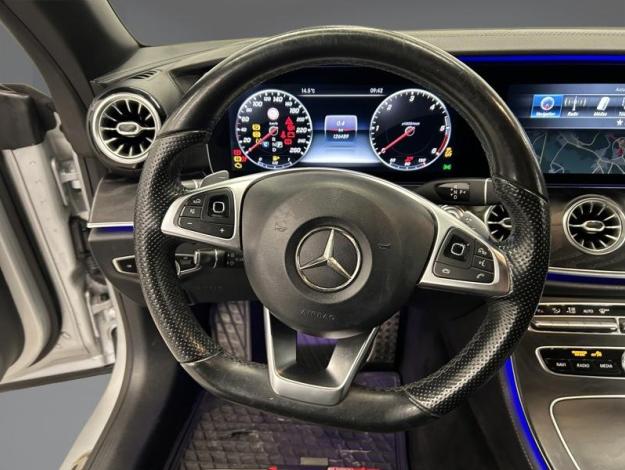 MERCEDES-BENZ Classe E 220d Cabriolet AMG line  