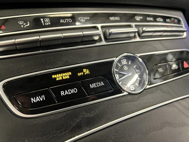 MERCEDES-BENZ Classe E 220d Cabriolet AMG line  