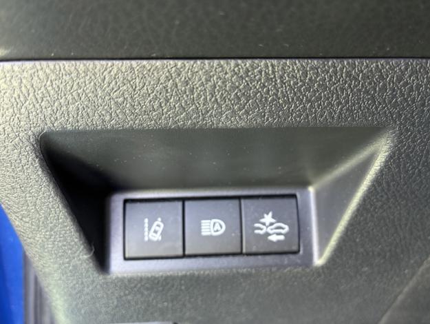 TOYOTA Yaris 70 VVT-i Ultimate  