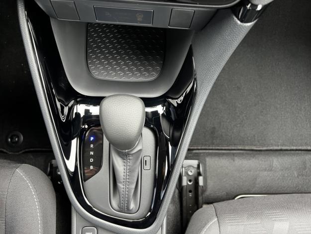 TOYOTA Yaris Hybride Hybride 116h Design  YARIS HYBRIDE 116H DESIGN