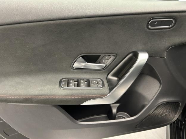MERCEDES-BENZ Classe A 180 AMG Line  