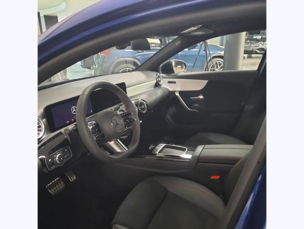 MERCEDES-BENZ Classe A 200 d Berline AMG Line  Classe A 200 d Berline AMG Line