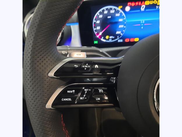 MERCEDES-BENZ Classe A 200 d Berline AMG Line  Classe A 200 d Berline AMG Line