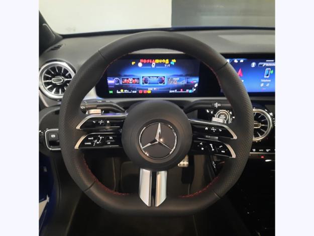 MERCEDES-BENZ Classe A 200 d Berline AMG Line  Classe A 200 d Berline AMG Line