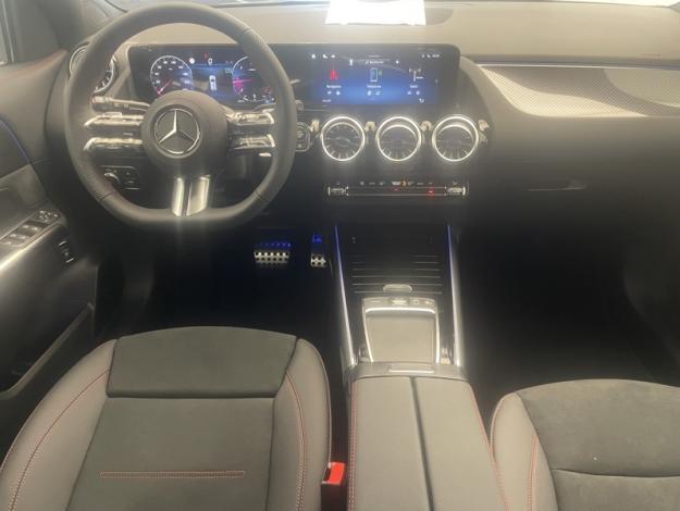 MERCEDES-BENZ GLA 200 d AMG Line  GLA 200 d AMG Line