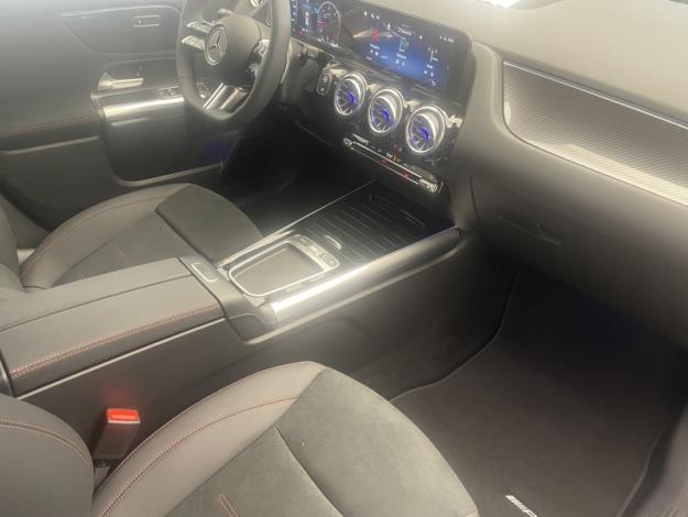 MERCEDES-BENZ GLA 200 d AMG Line  GLA 200 d AMG Line
