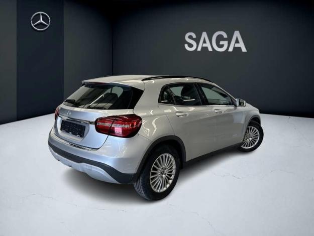 MERCEDES-BENZ GLA 180 Intuition  