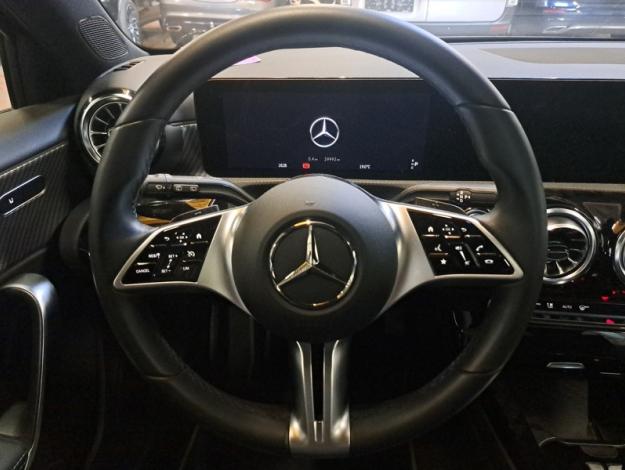 MERCEDES-BENZ A-Klasse A 180 d Luxury Line