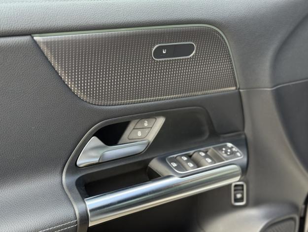 MERCEDES-BENZ GLA-Klasse GLA 180 'Business Solution'