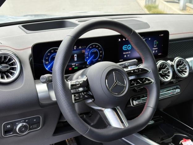 MERCEDES-BENZ EQB EQB 350 4MATIC AMG Line