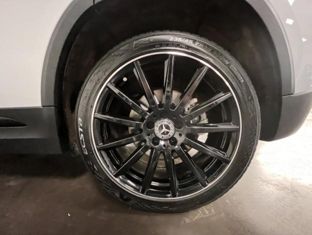 MERCEDES-BENZ GLA 250 e AMG Line  