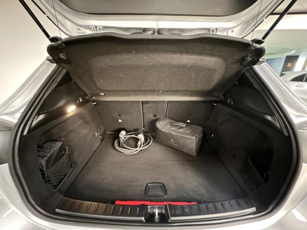 MERCEDES-BENZ GLA 250 e AMG Line  