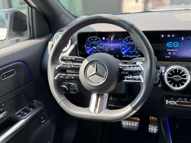 MERCEDES-BENZ EQA 300 4MATIC AMG Line  