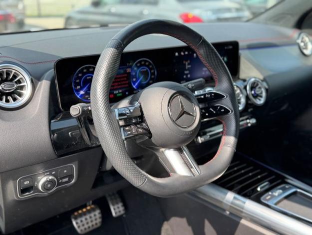 MERCEDES-BENZ EQA 300 4MATIC AMG Line  