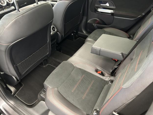 MERCEDES-BENZ GLB 200 d AMG Line  