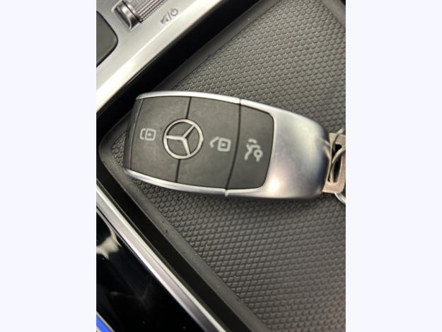 MERCEDES-BENZ GLB 200 d AMG Line  