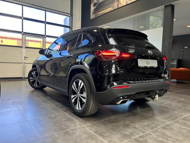 MERCEDES-BENZ GLA-Klasse GLA 180 d Luxury Line