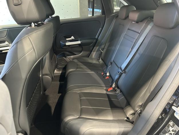 MERCEDES-BENZ GLA-Klasse GLA 180 d Luxury Line