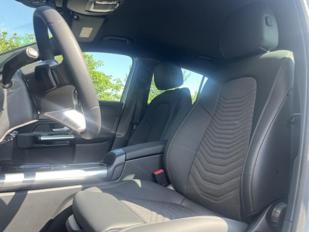 MERCEDES-BENZ GLA 250 e Hybrid EQ Business Line  GLA 250 e Hybrid EQ Business Line