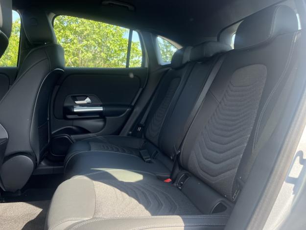 MERCEDES-BENZ GLA 250 e Hybrid EQ Business Line  GLA 250 e Hybrid EQ Business Line