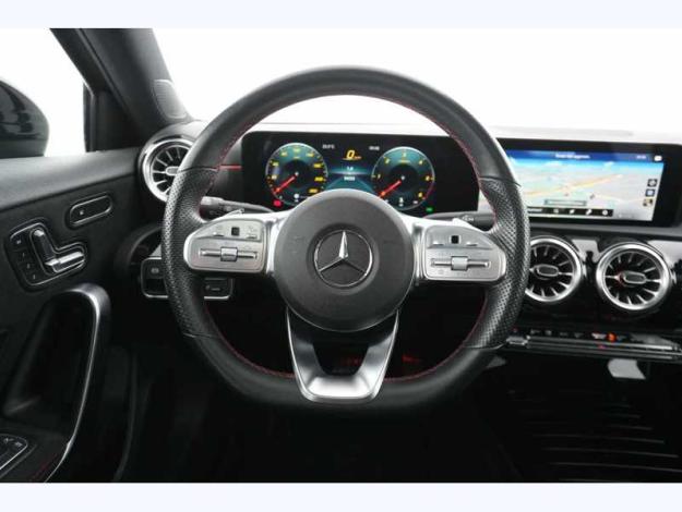 MERCEDES-BENZ A 180 d AMG Pack Night Toit Pano  