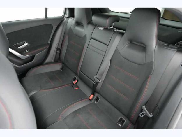 MERCEDES-BENZ A 180 d AMG Pack Night Toit Pano  