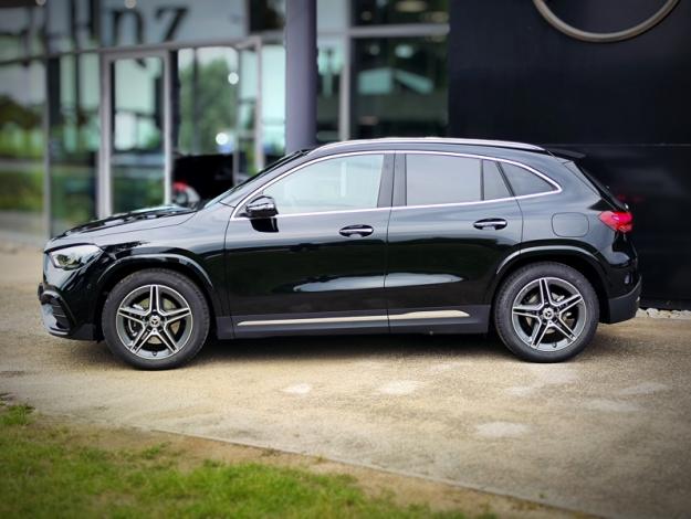 MERCEDES-BENZ GLA 200 d AMG Line  GLA 200 d AMG Line