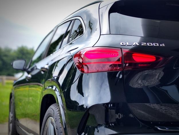 MERCEDES-BENZ GLA 200 d AMG Line  GLA 200 d AMG Line