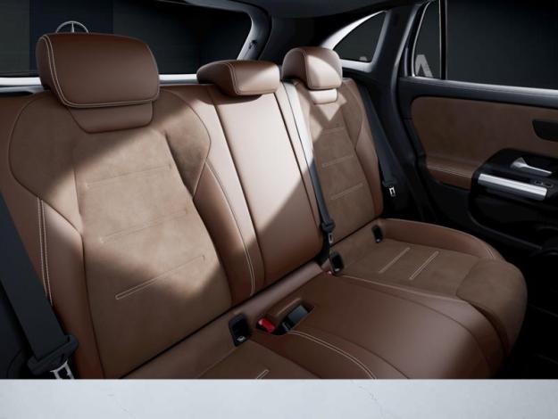 MERCEDES-BENZ GLA 200 d AMG Line  GLA 200 d AMG Line