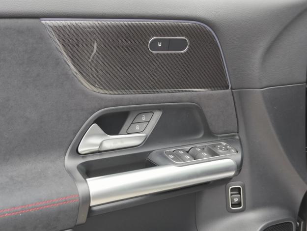 MERCEDES-BENZ GLA-Klasse GLA 180 Star Edition