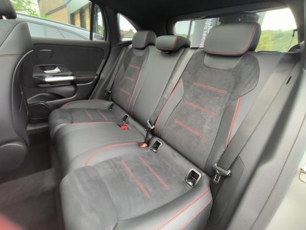 MERCEDES-BENZ GLA-Klasse GLA 180 Star Edition