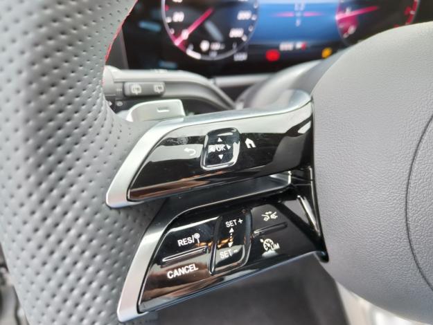 MERCEDES-BENZ GLA-Klasse GLA 180 Star Edition