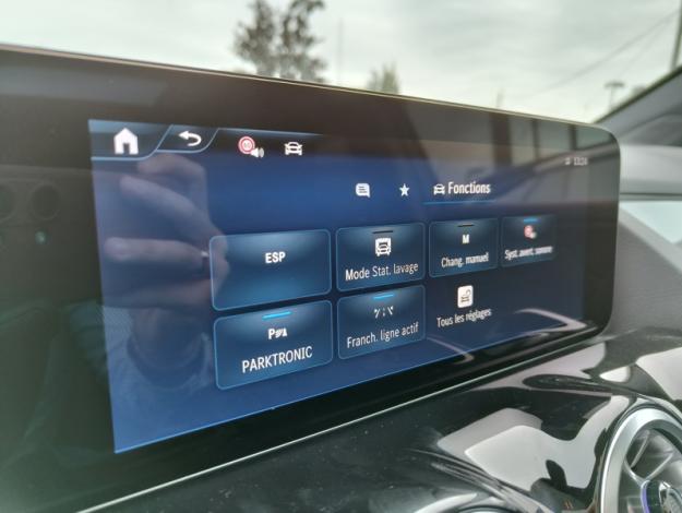 MERCEDES-BENZ GLA-Klasse GLA 180 Star Edition