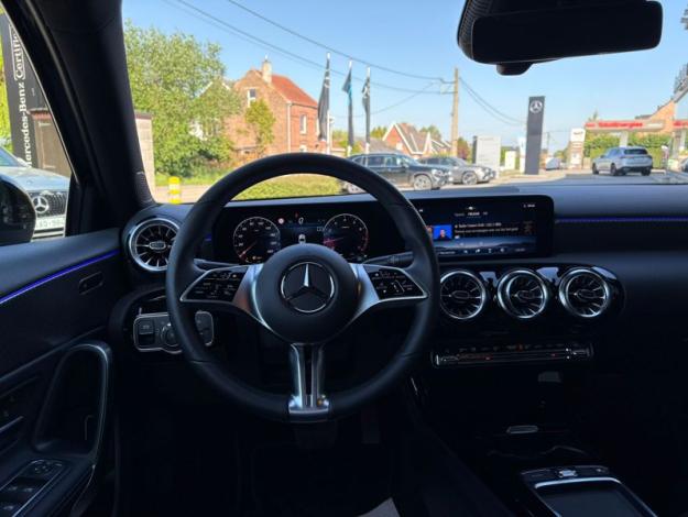 MERCEDES-BENZ A 180 Berline Luxury Line Facelift Pack Night  