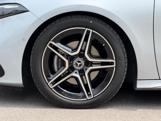 MERCEDES-BENZ Classe A 180 d AMG Line  