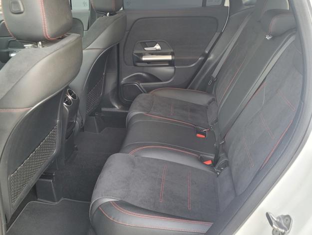 MERCEDES-BENZ GLA 200 d AMG Line  GLA 200 d AMG Line