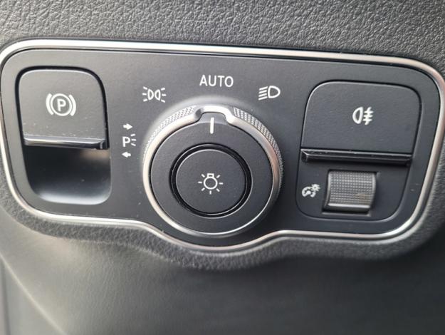 MERCEDES-BENZ GLA 200 d AMG Line  GLA 200 d AMG Line