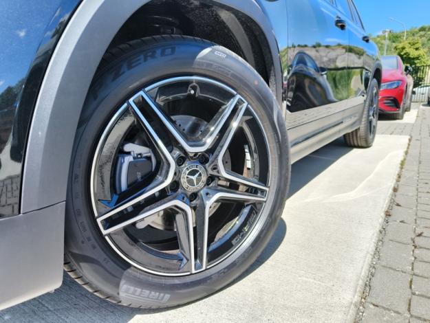 MERCEDES-BENZ GLB 180 d AMG Line - SAGA Huy (+32 85 23 69 00) 