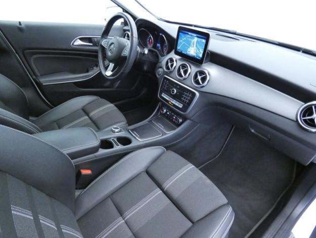 MERCEDES-BENZ GLA 200 Sensation Urban 