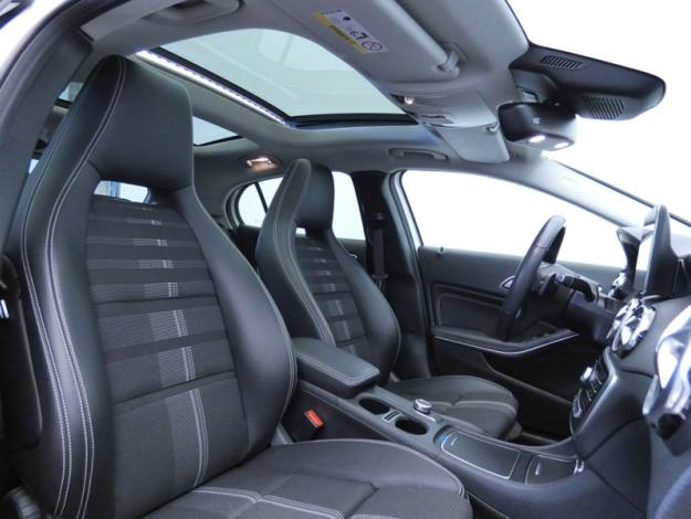 MERCEDES-BENZ GLA 200 Sensation Urban 