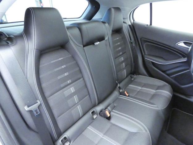 MERCEDES-BENZ GLA 200 Sensation Urban 