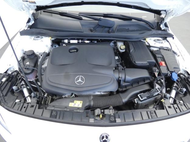 MERCEDES-BENZ GLA 200 Sensation Urban 