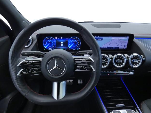 MERCEDES-BENZ EQA 250+ AMG Line  