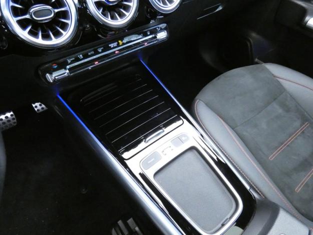 MERCEDES-BENZ EQA 250+ AMG Line  